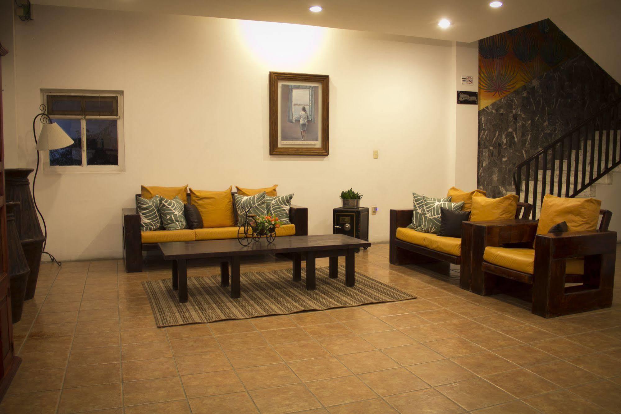Hotel San Miguel Penjamo ภายนอก รูปภาพ