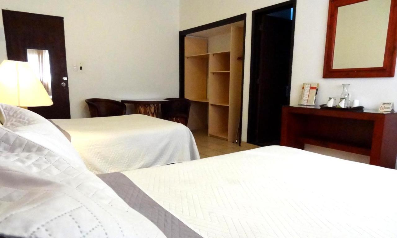 Hotel San Miguel Penjamo ภายนอก รูปภาพ